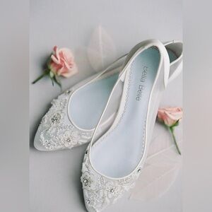 NEW Bella Belle Ivory Flats 9.5